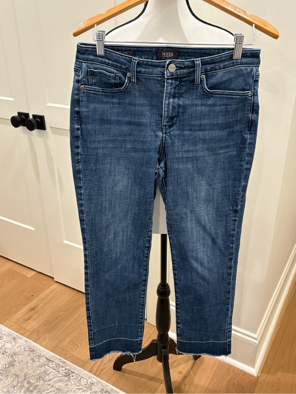 NYDJ Indigo Cropped Straight-Leg Jeans